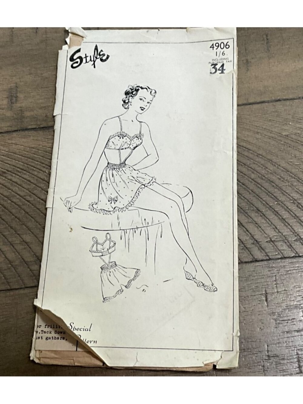 Vintage Style Sewing Pattern 4906 Lingerie Knicker & Bra 1940s